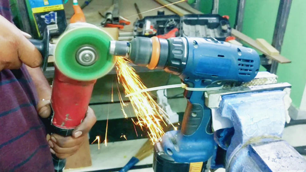 Cutting of the engraving tool