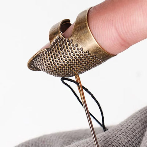 One-size-fits-all sewing thimble-3